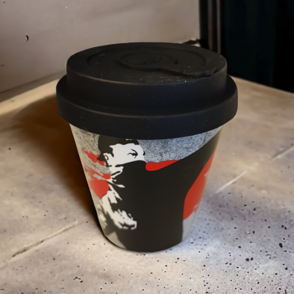 Banksy Travel mug in RPET 230 ml - The Flowerthrower - Image 2